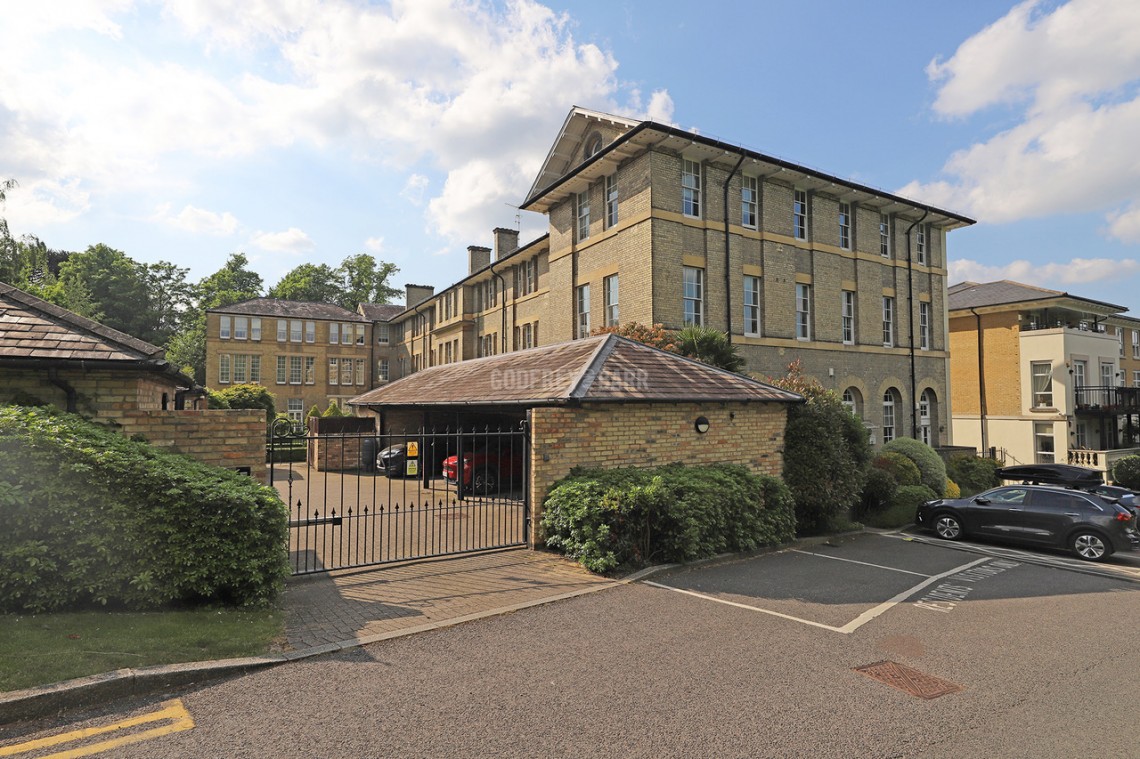 St Vincents Lane, Mill Hill Village, 3 bedroom, Apartment