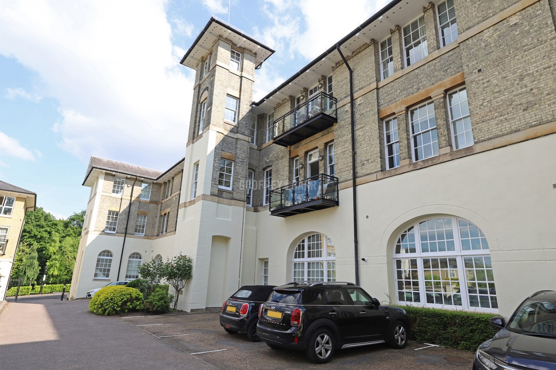 St Vincents Lane, Mill Hill Village, 3 bedroom, Apartment