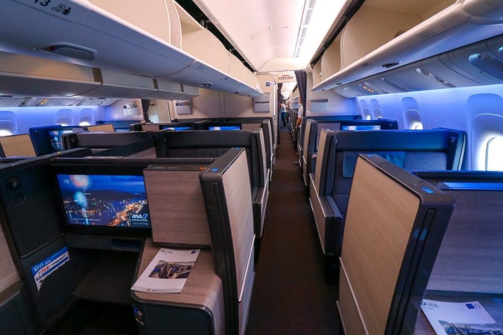 Review ANA "The Room" Business Class 777300ER (New World's Best)