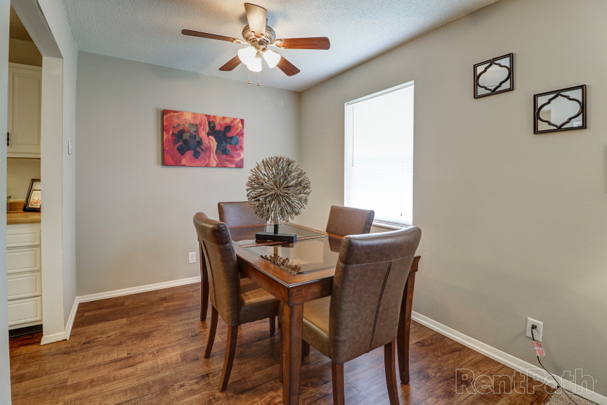 Diamond Valley Apartments Evansville IN Goebel Realty