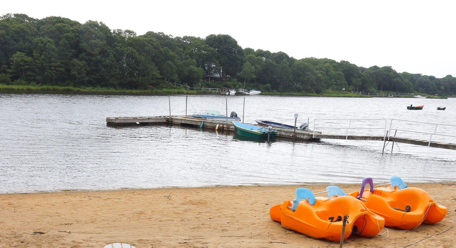 See Photos of Green Harbor Waterfront Lodging in Falmouth Massachusetts