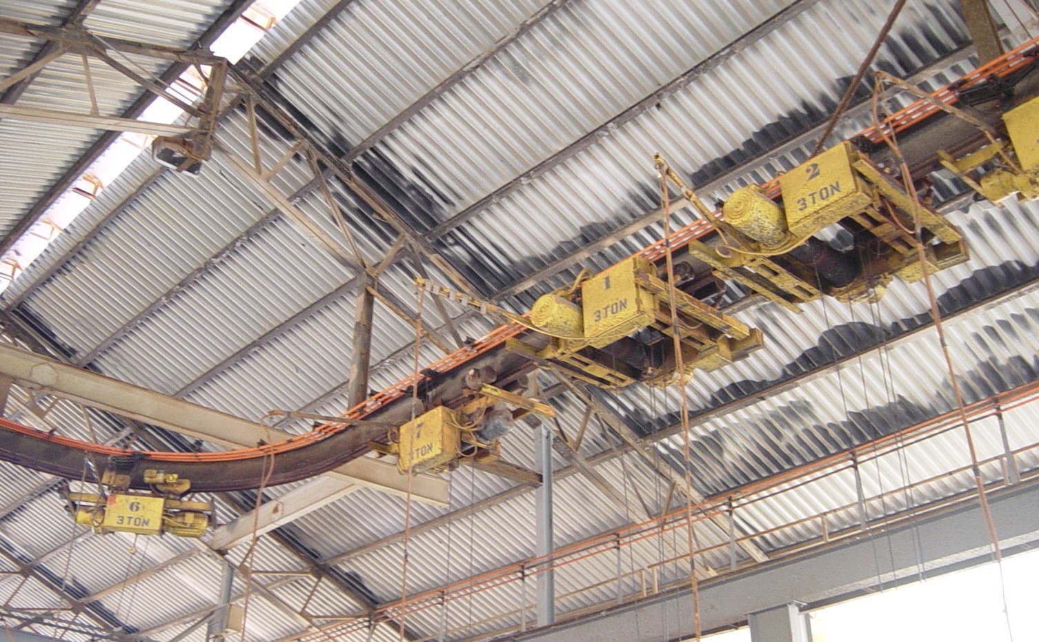 What Are the Benefits of Pneumatic vs Electric Hoists? HiSpeed