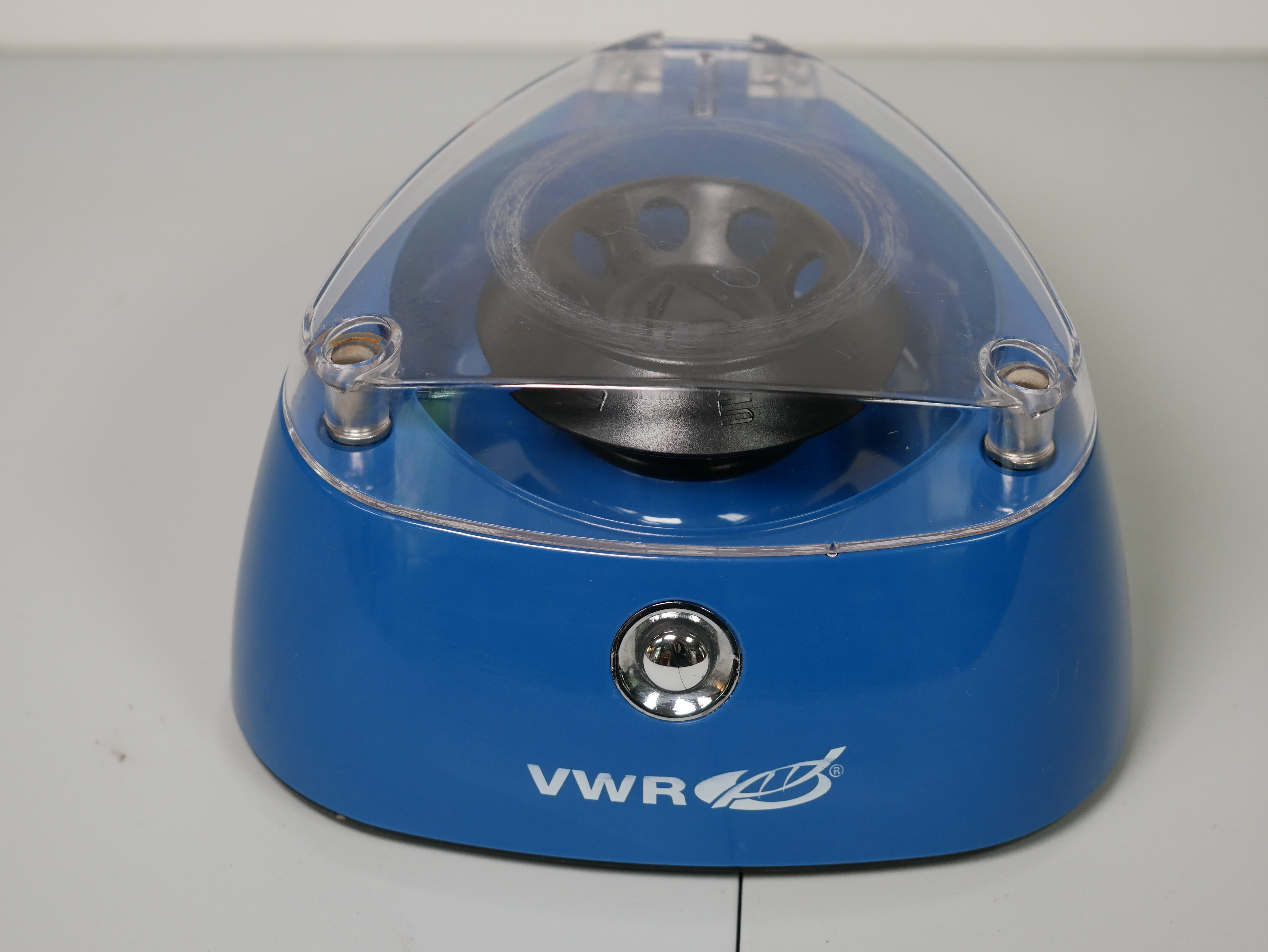 VWR Mini Centrifuge HLEC