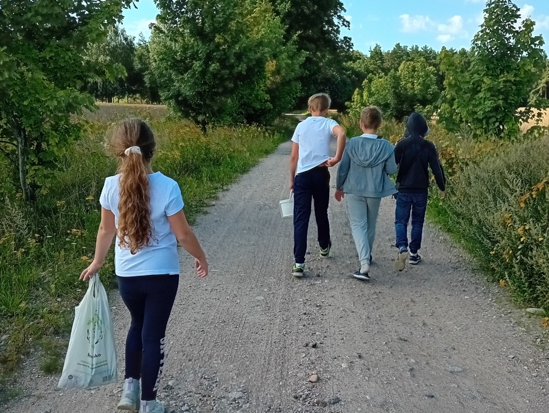 Spacer do lasu Gminny Ośrodek Kultury w Chojnicach