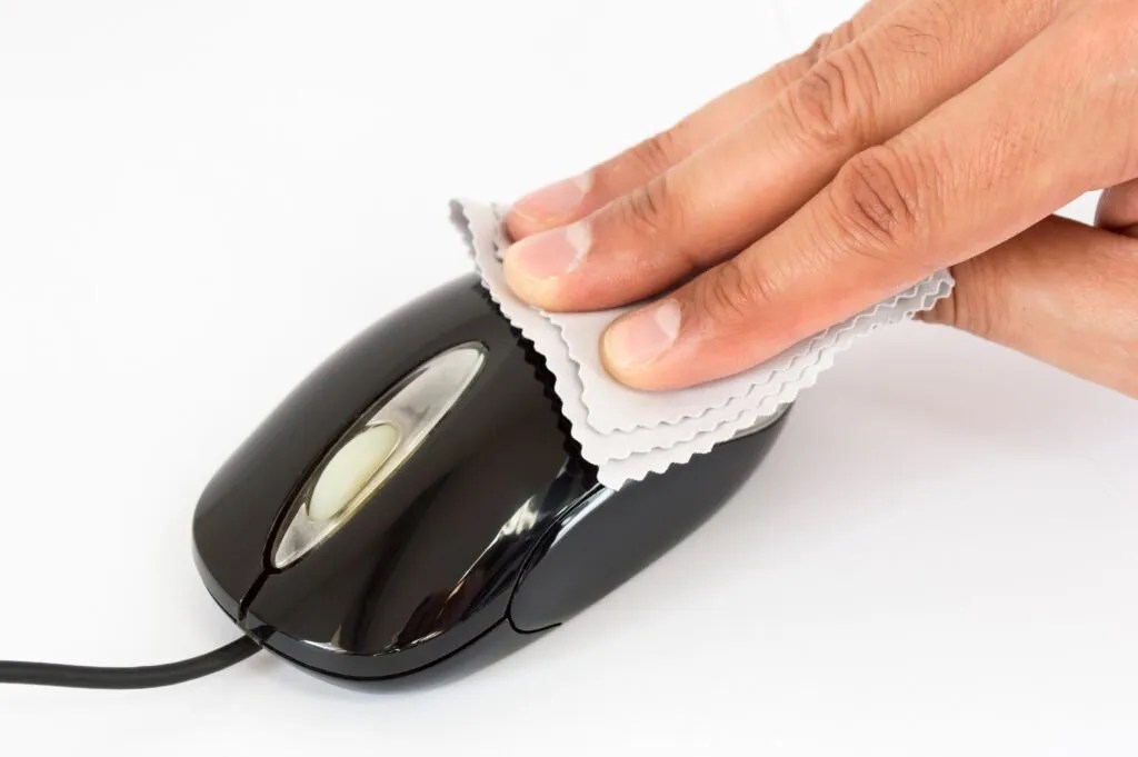 How To Clean Your Computer Mouse Properly (And Why You Should) Goldtouch