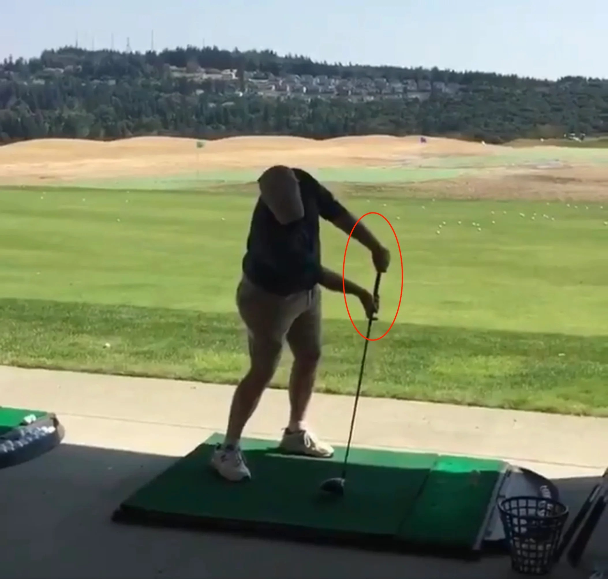 This golfer's very strange golf swing is actually quite good
