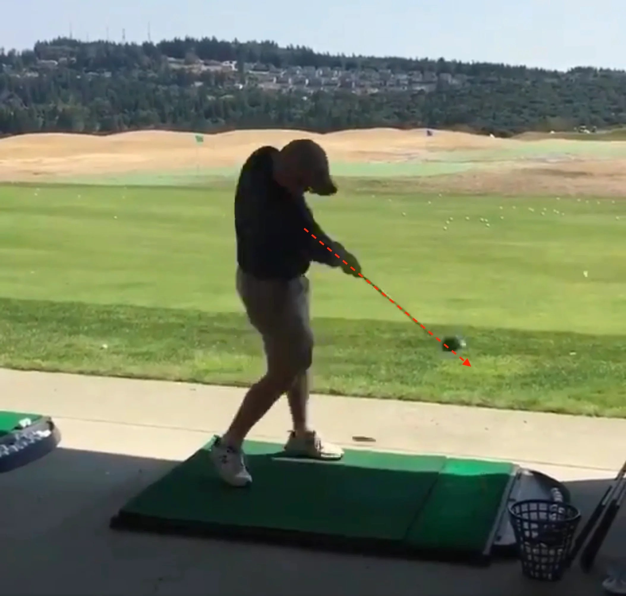 This golfer's very strange golf swing is actually quite good