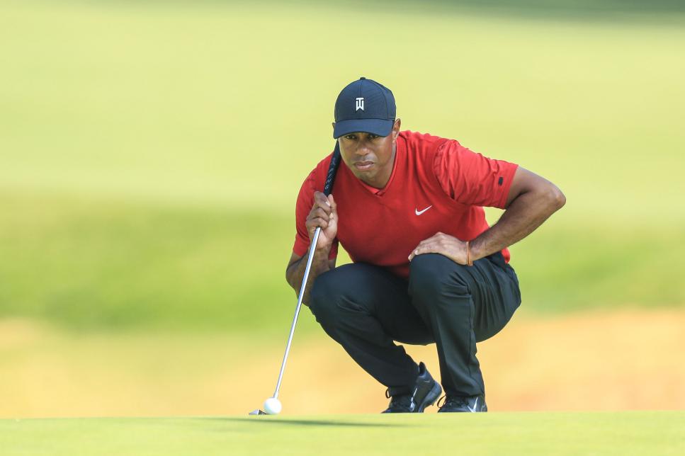 What golf shoes does Tiger Woods wear? GolfGETUP