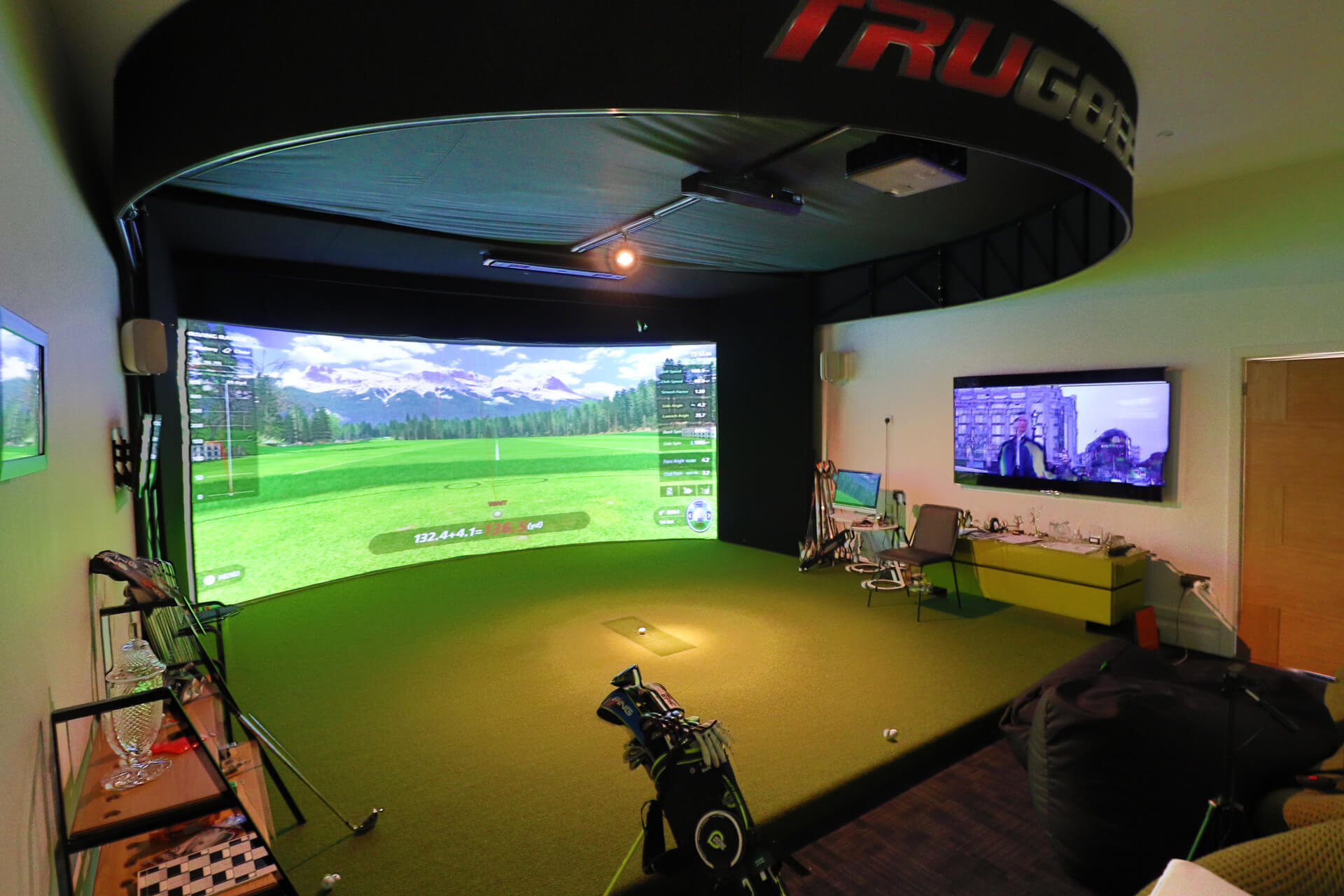 Chipping Norton Golf Simulators and Golf Monitors bespoke golf system