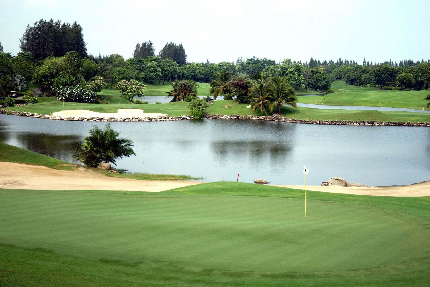 5 Must Play Golf Courses in Thailand
