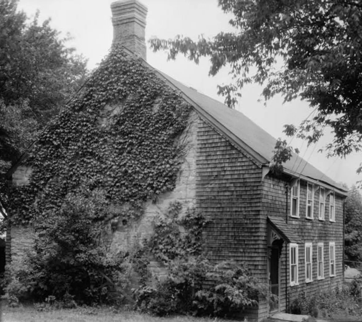 GoLocalProv One of Rhode Island’s Oldest Houses to a Family