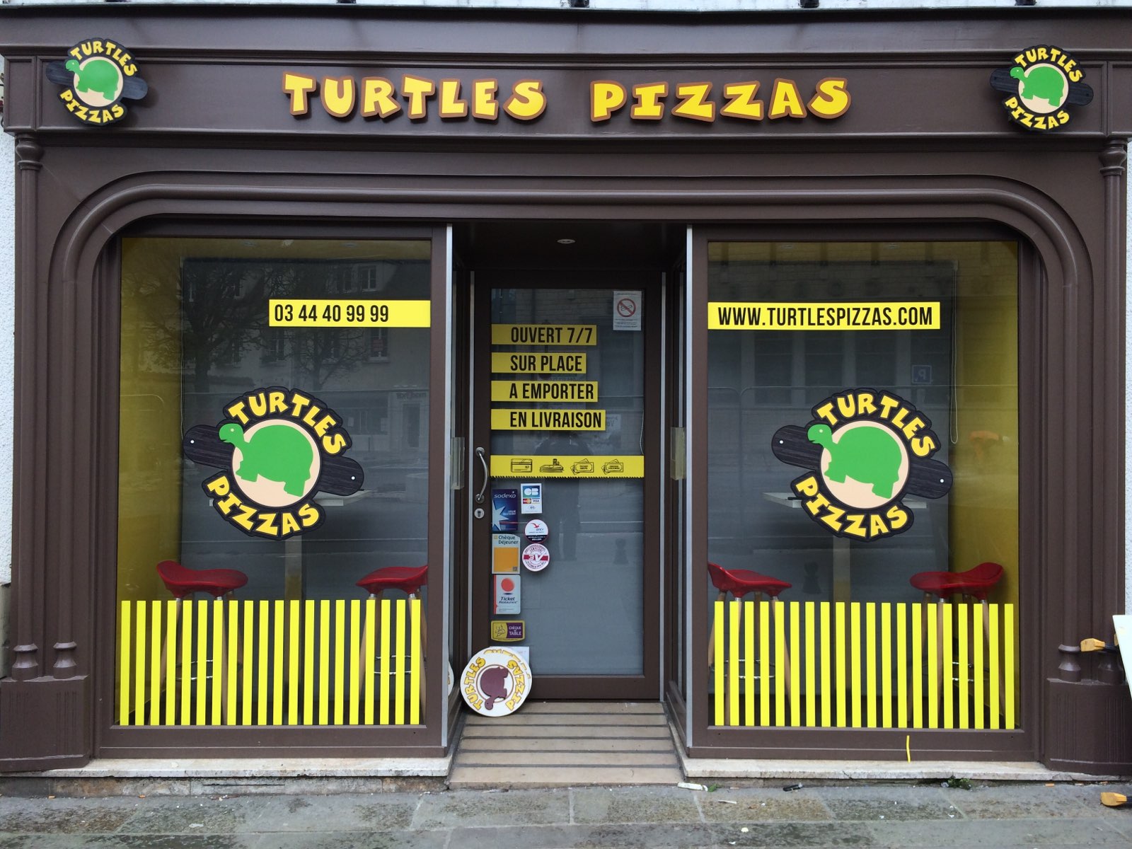 Vitrine Turtles Pizzas Atelier Gombeaud