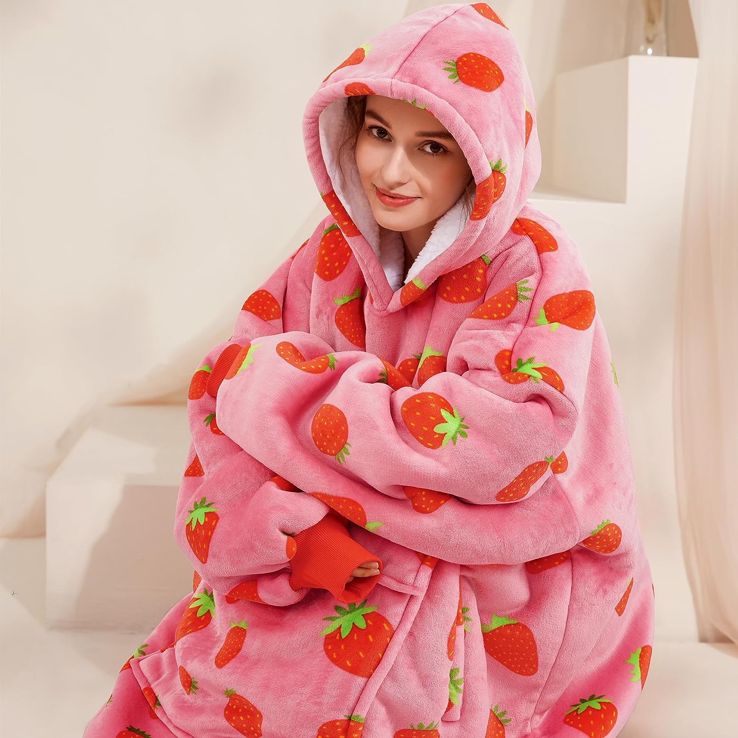China Custom Pattern Oversized Microfiber & Sherpa Wearable Blanket