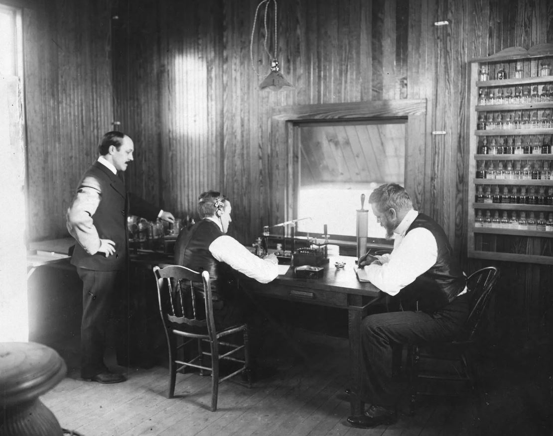 Top 10 Radio Stations That Defined The 20th Century! Good Old Days