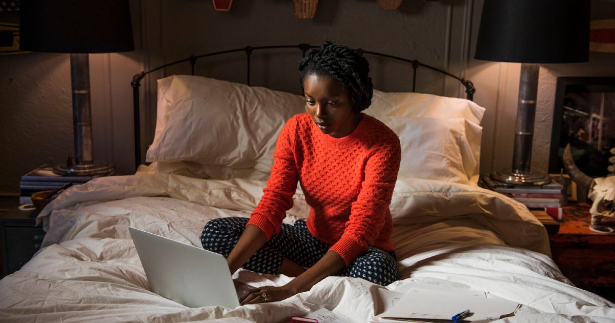 Good Posture on Bed While Using a Laptop Good Posture HQ