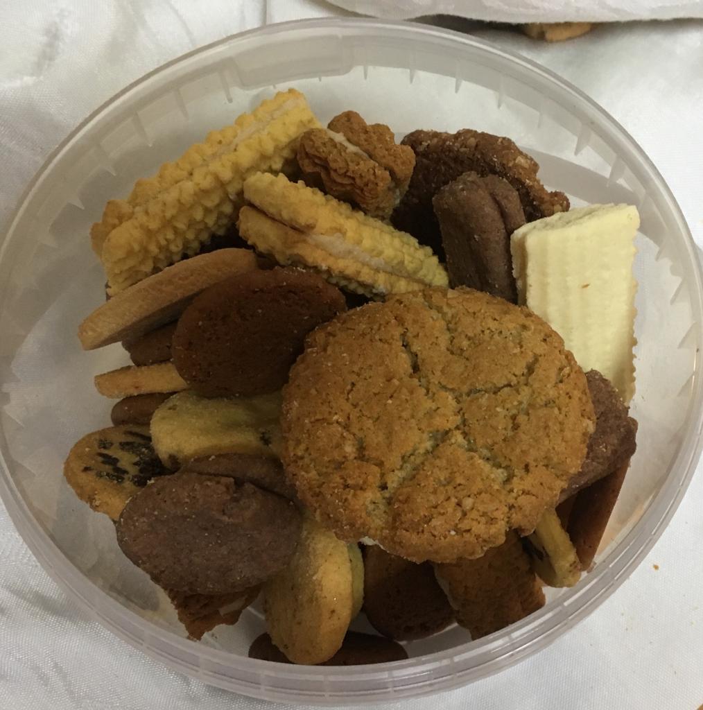 Community sold 18600 buckets of homemade biscuits to support farmers