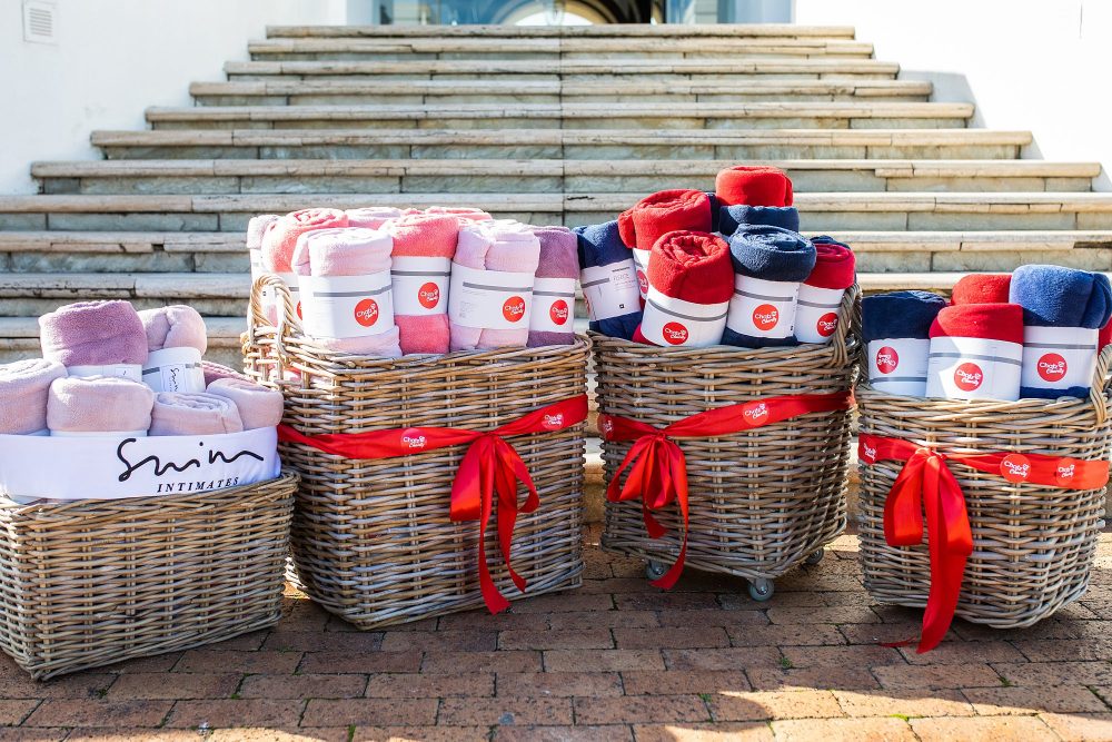 Community Unites to Distribute Blankets to Vulnerable People