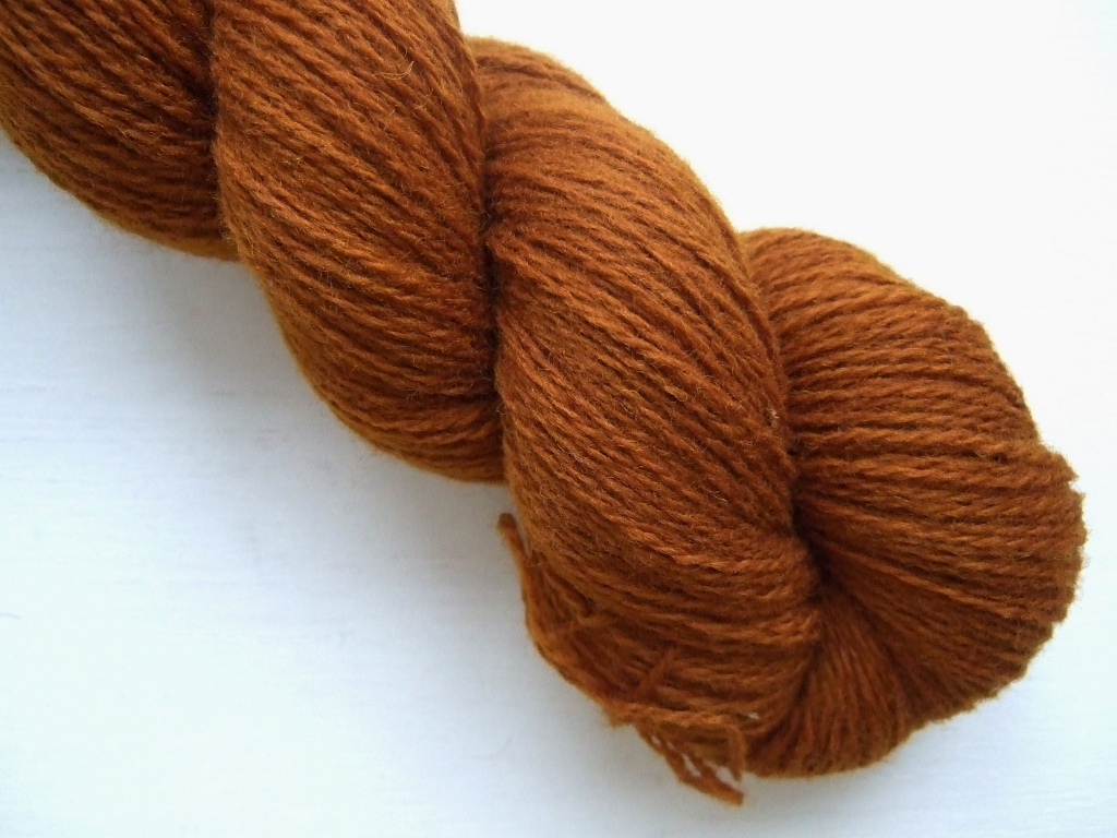 WOOL YARN FOR SALE Wool yarn (solid colours)