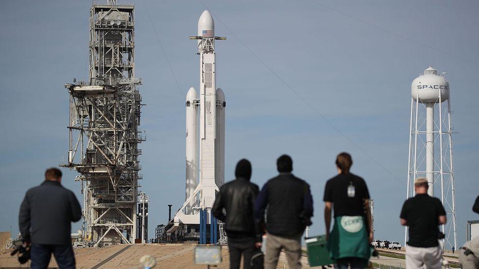 Falcon Heavy Livestream YouTube überträgt den Start von Elon Musks