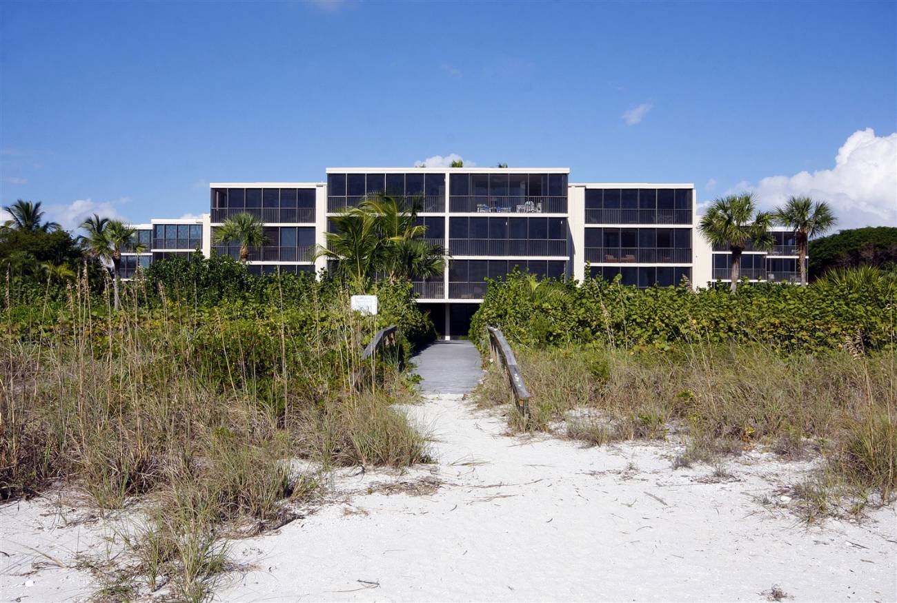 Atrium Vacation Condo Rentals