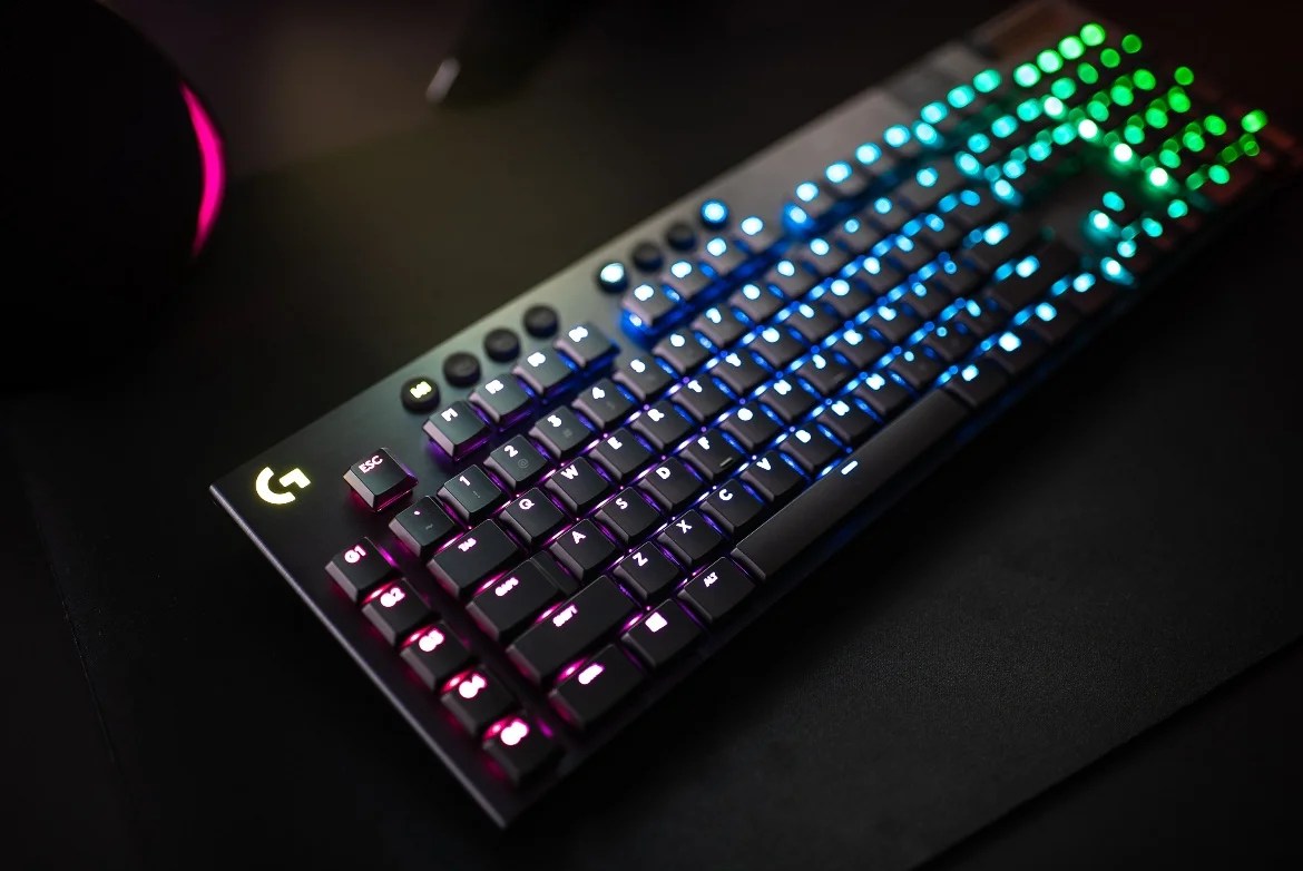 Logitech G Pro X Gaming Keyboard Vs Creative Sound BlasterX Vanguard