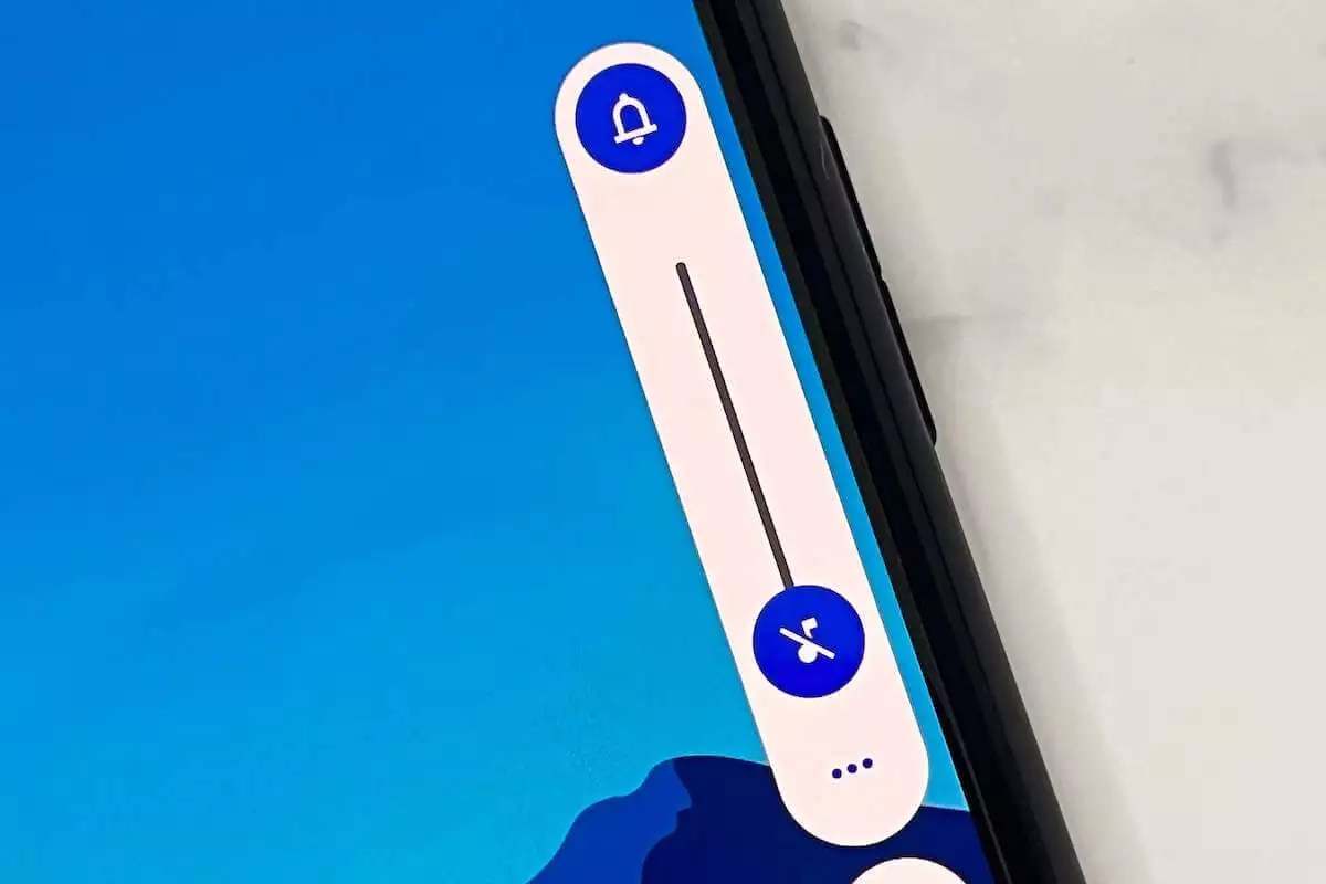 Android Volume Keeps Going Down? (Do this First!) Gotechtor