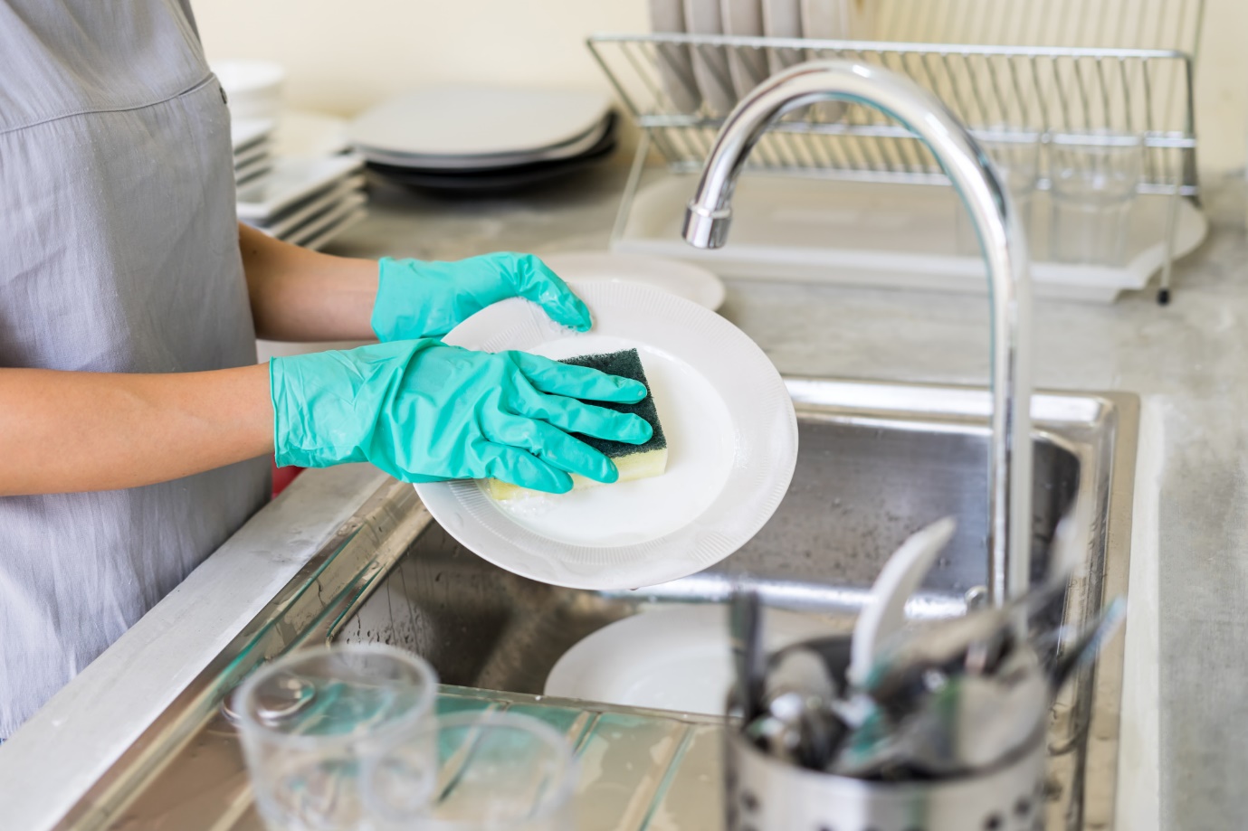 How Do You Wash Dishes? 5 Innovative Methods to Improve Dishwashing