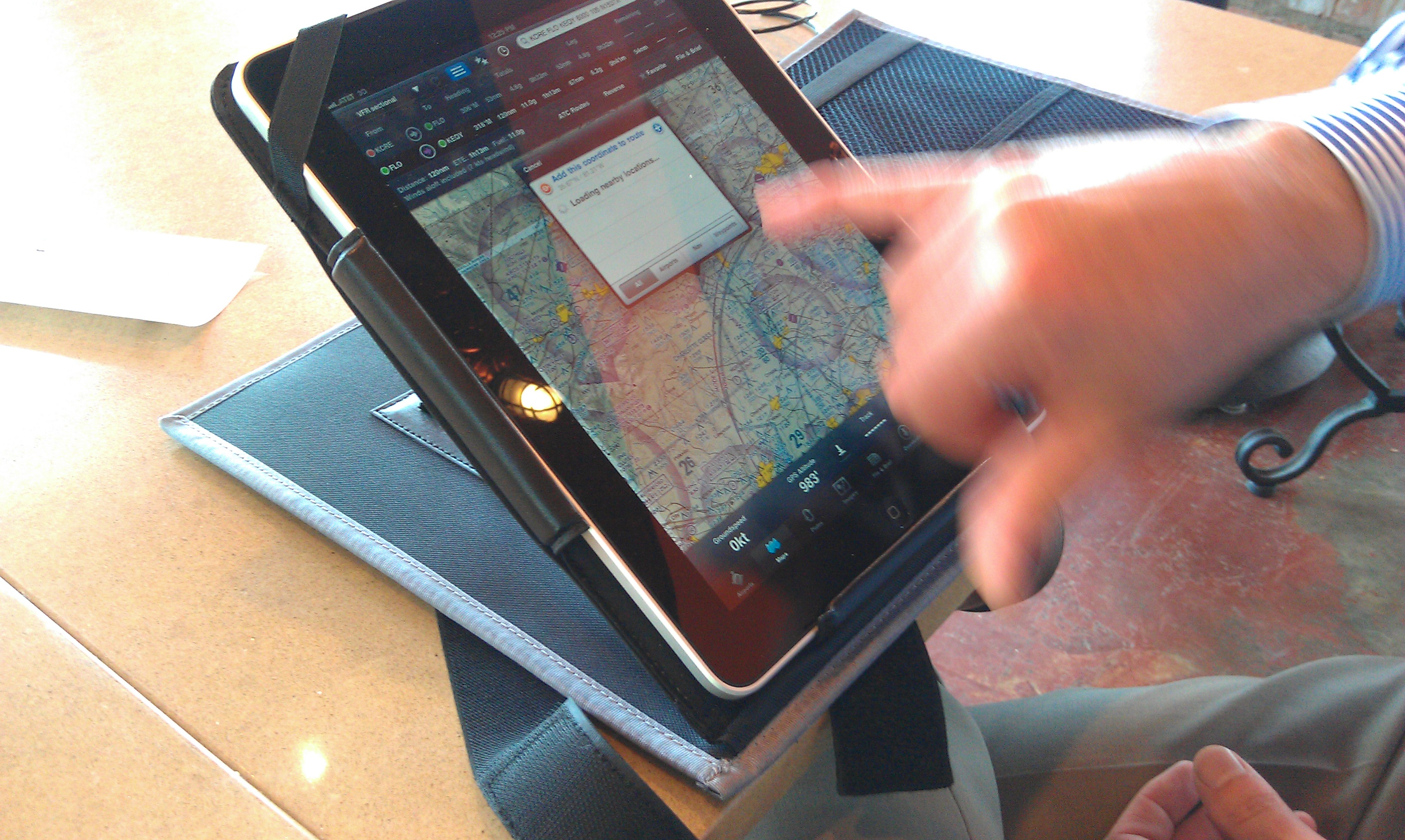 Alaska Airlines Pilots Switching to iPads Up Close w/ Pilot iPad Gear