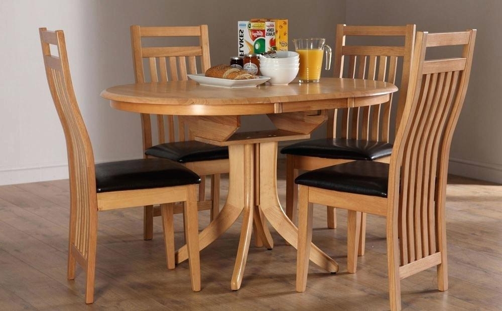 Best 20+ of Circular Extending Dining Tables and Chairs