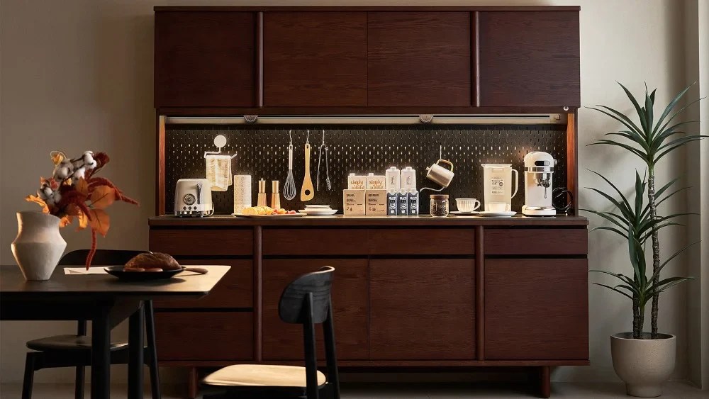 MidCentury Modern Vs Contemporary Furniture Which Style is Right for