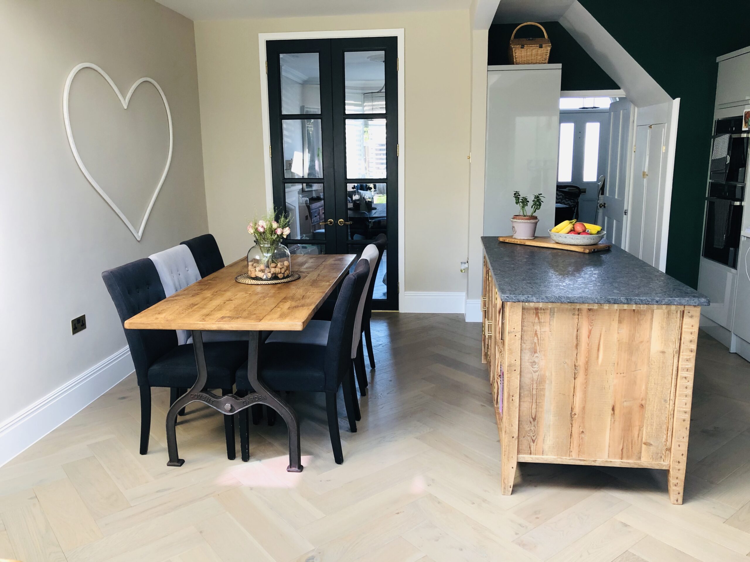 How To Match Wood Tables to Wood Floors Grain & Frame