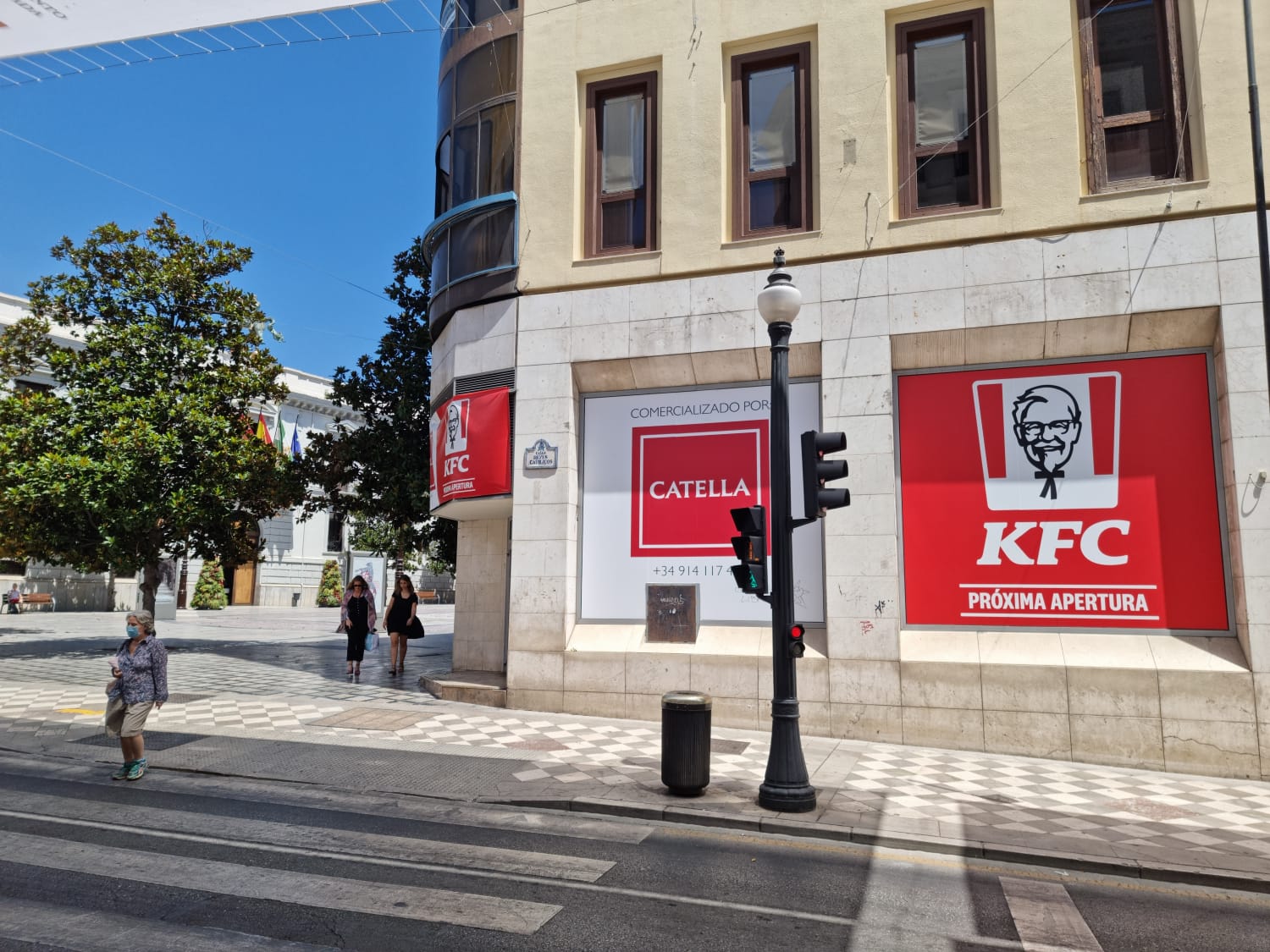 KFC abrirá un nuevo local en Granada en el antiguo local de BBVA de la