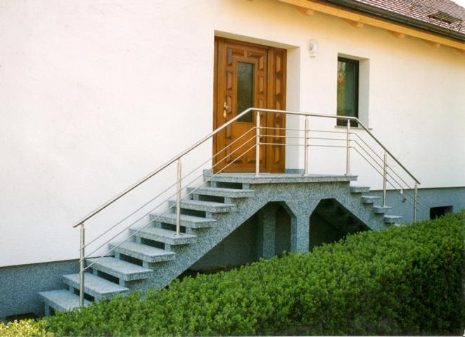 Außentreppen aus Granit oder Waschbeton