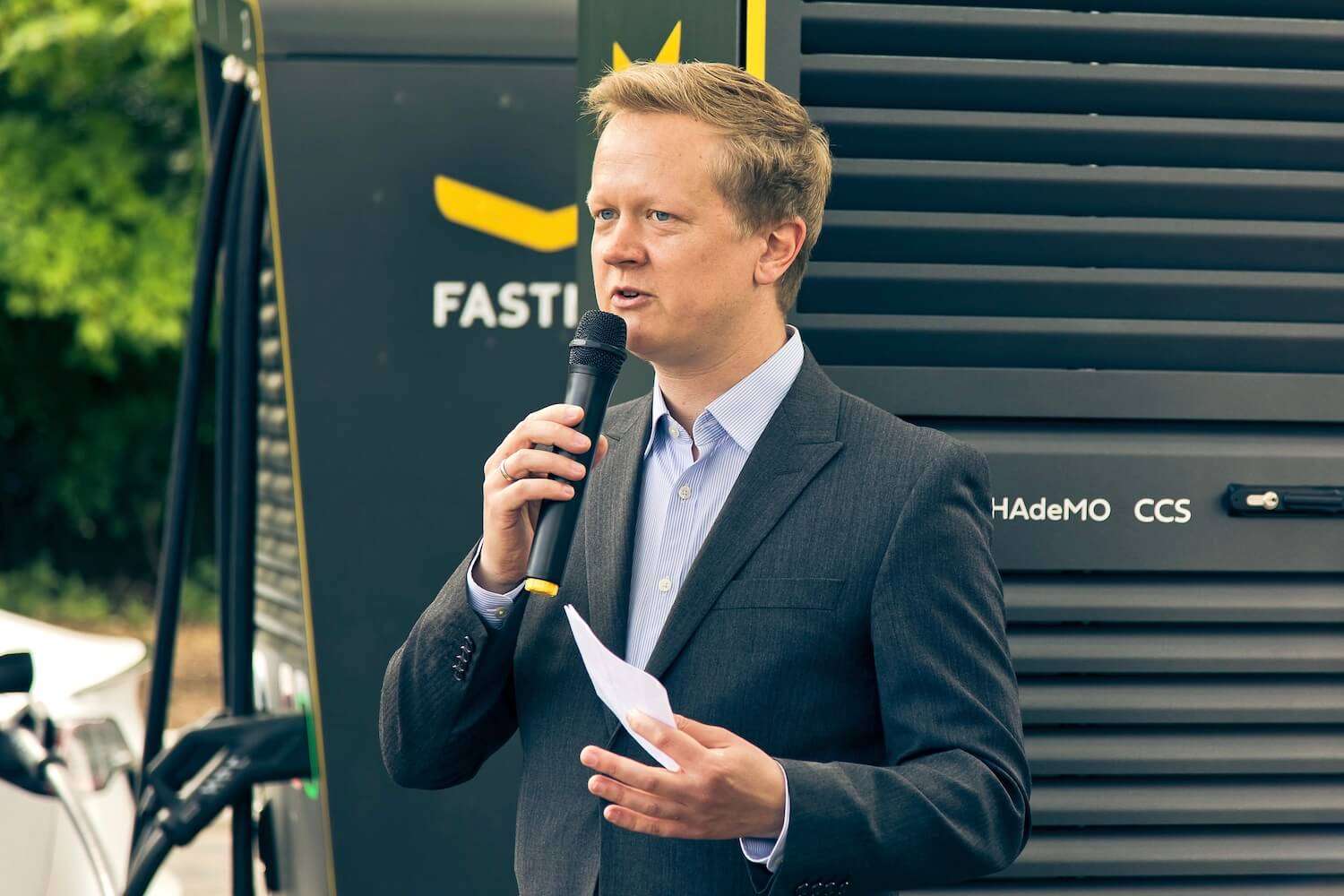 Fastned expands in the UK GreenCarGuide.co.uk