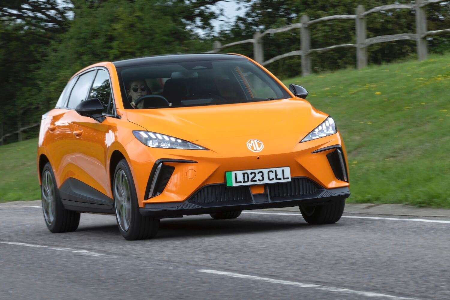MG4 EV Extended Range GreenCarGuide.co.uk
