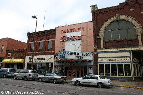 Cameo Budget Twin Movie Theater, Eau Claire, WI(7012)