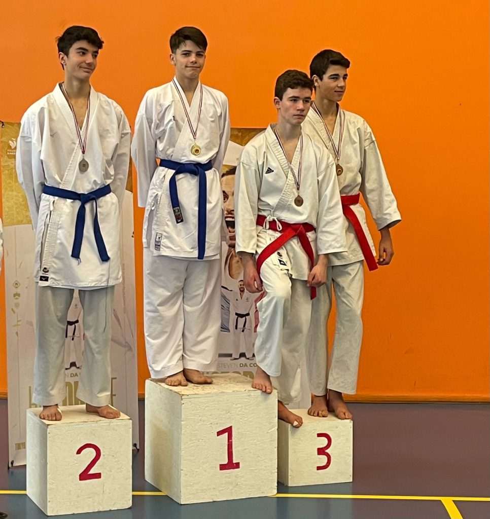 Carton plein pour le Karaté Grenoble Hoche ! Karaté Hoche Grenoble et