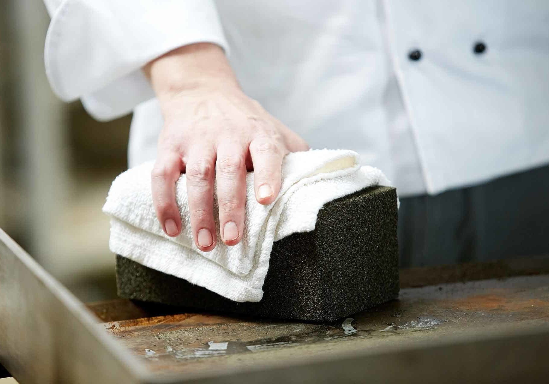 How To Use GRiLLBRiCK™ Cleaners