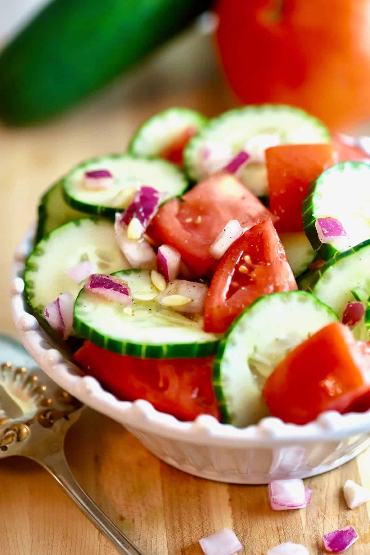 Southern Cucumber and Tomato Salad Recipe X HELLME