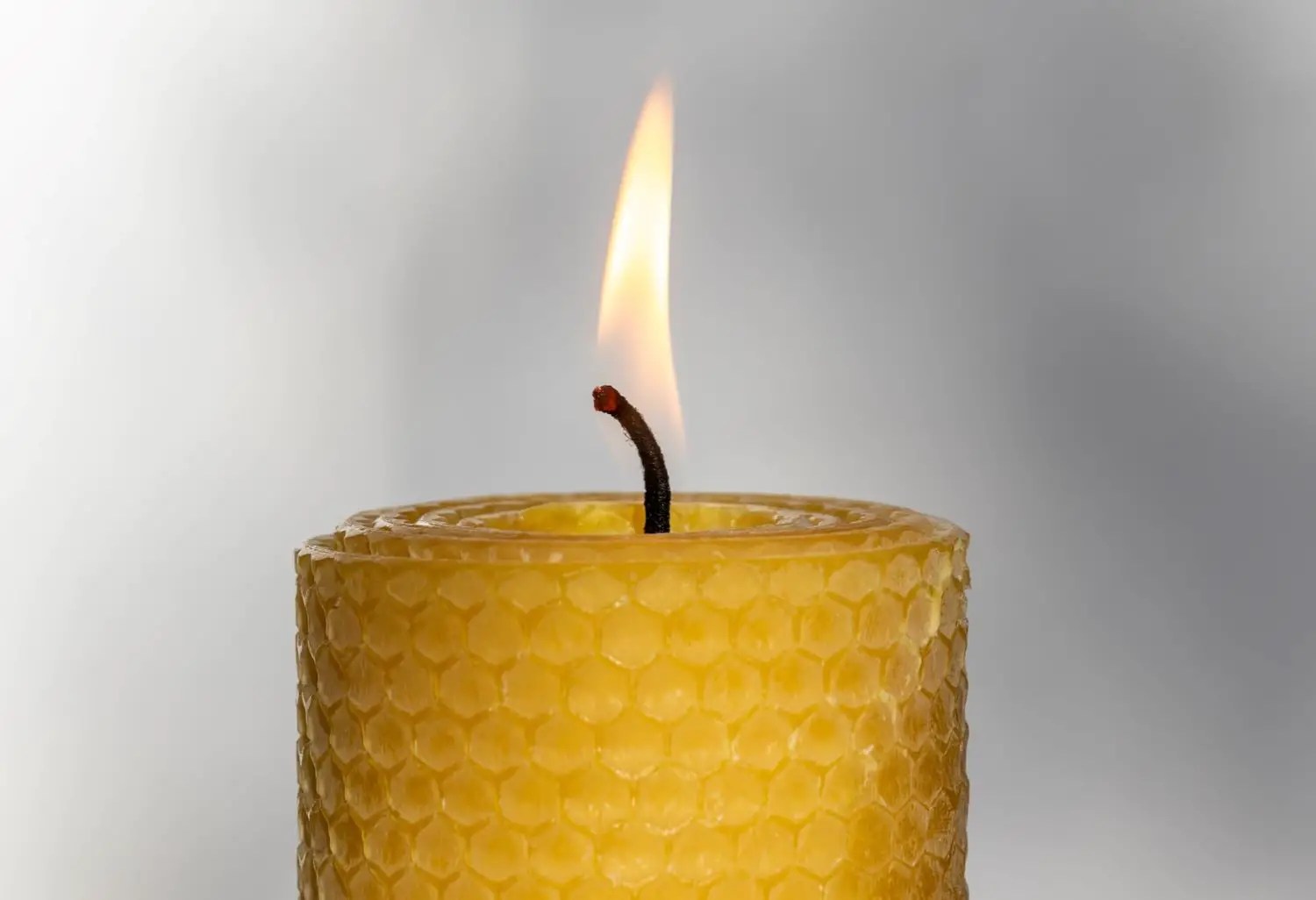What Does Beeswax Smell Like Grooming Wise