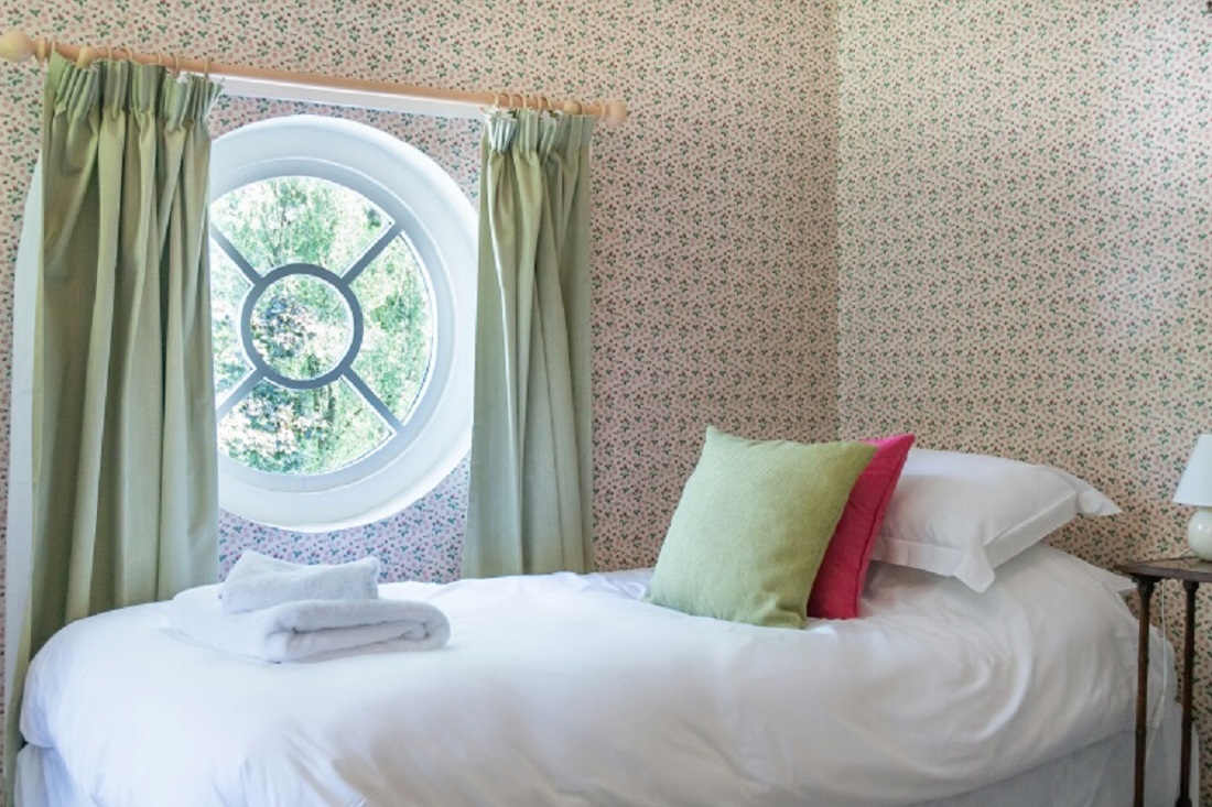 Abernant House Luxury Holiday House in Brecon Beacons