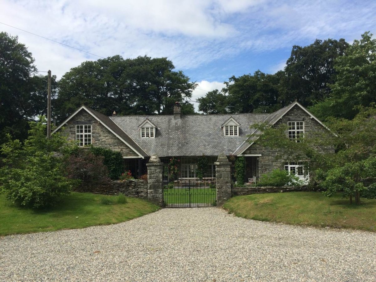 Crogen Coach House Large Holiday House, North Wales