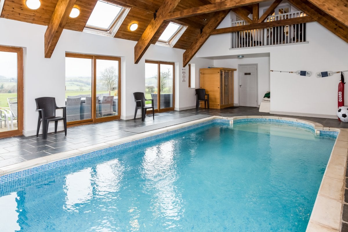 Bettws Hall Big Luxury Holiday House with a Hot Tub, Wales