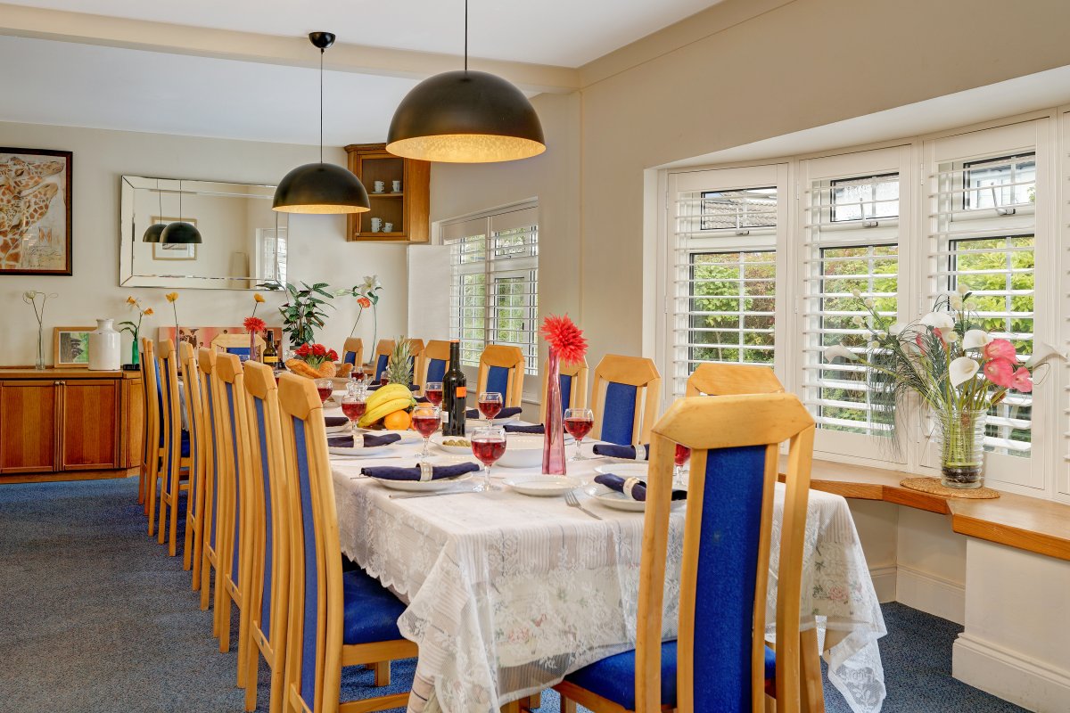 Athina Cottage Luxury Holiday House with Hot Tub, Welton