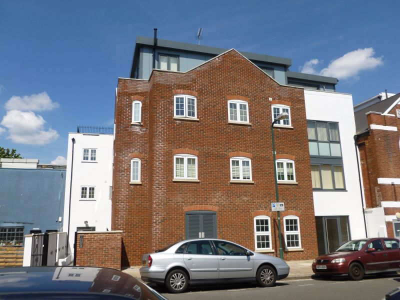 Maybury Gardens Willesden London NW10 2NB GroveLands