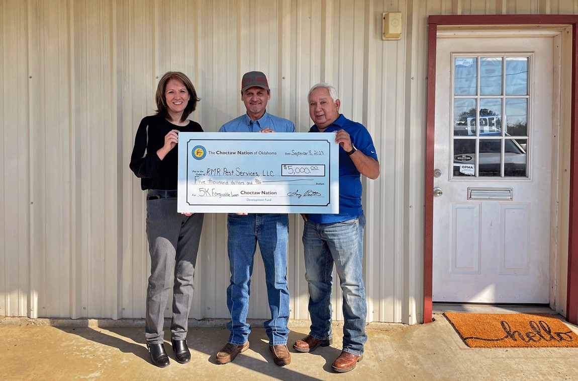 Choctaw Nation Development Fund awards RMR Pest Services with 5,000