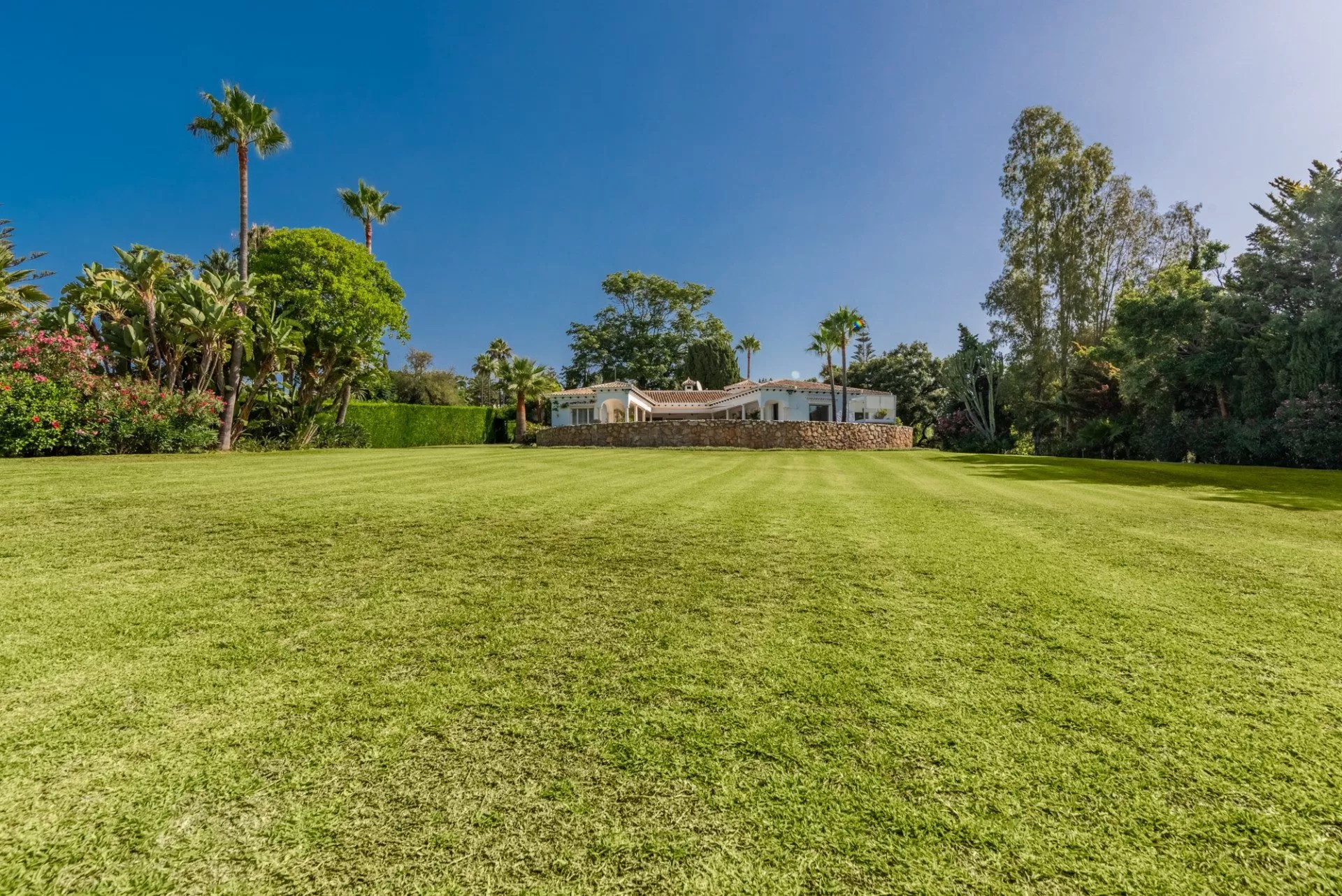 Stunning Villa Close To The Beach For Sale In Las Chapas, Marbella East