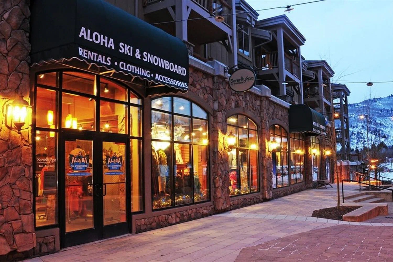 Aloha Ski & Snowboard rental Grupolive Cultural Xchange