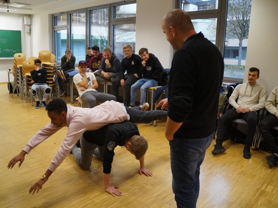 „Wer ins Gesicht schlägt, trifft das Herz!“ Gewerbliche Schule Crailsheim