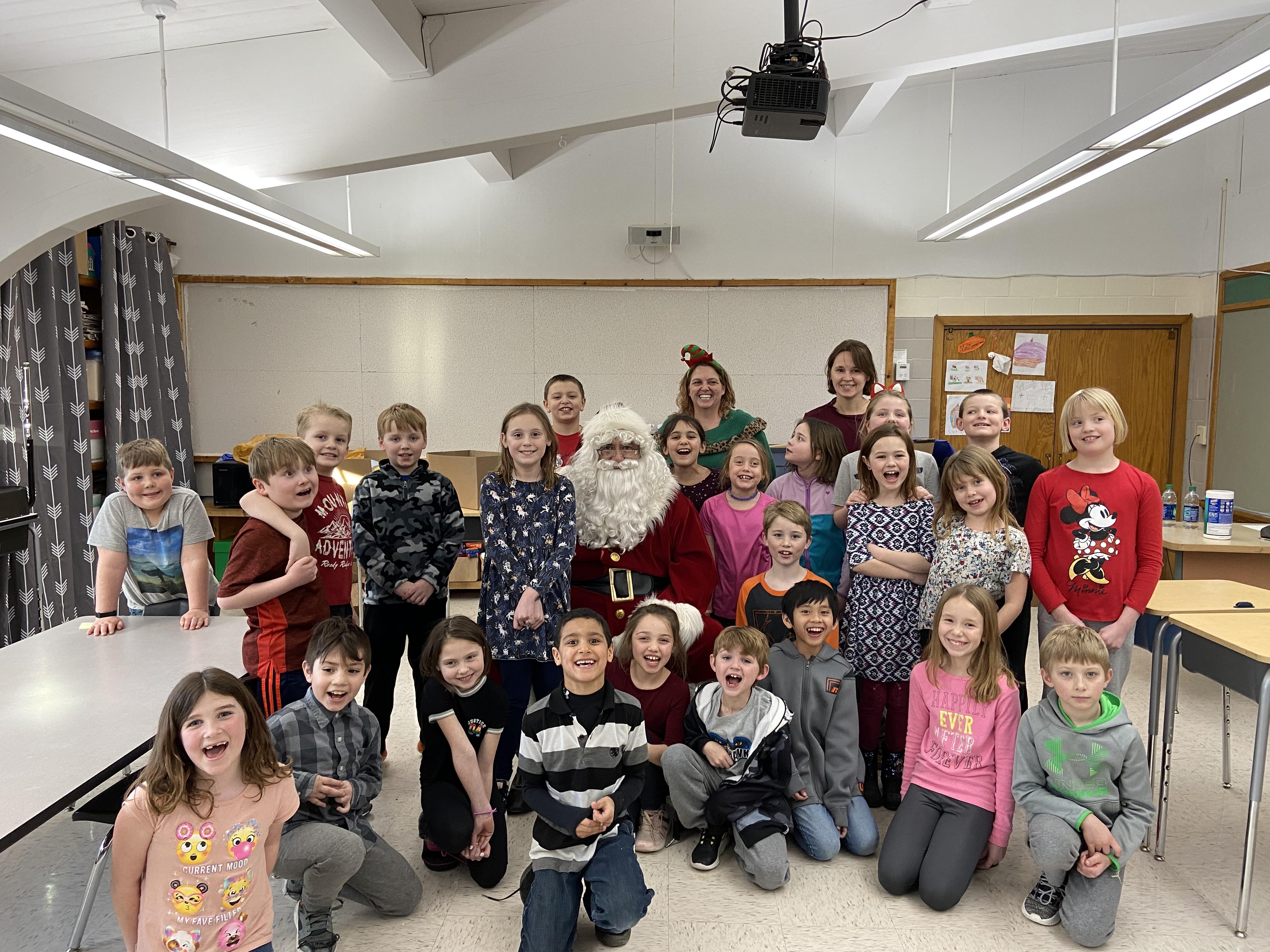Santa Stops by Hettinger Public School Grant County News